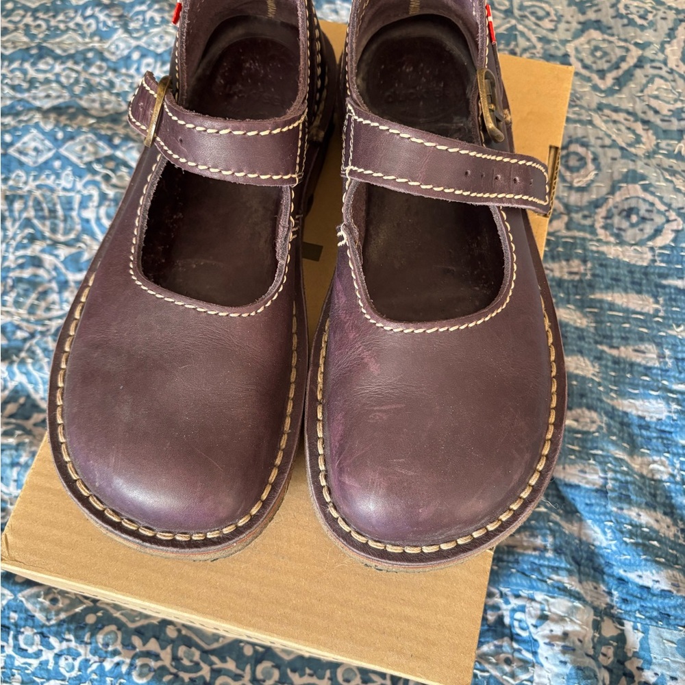 Chic Purple Mary Jane Flats